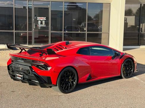 Used 2022 Lamborghini Huracan STO image 13