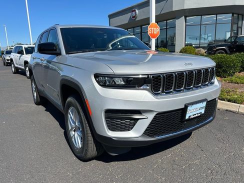 New 2025 Jeep Grand Cherokee Laredo X w/ Trailer Tow Package AWD/4WD image 2