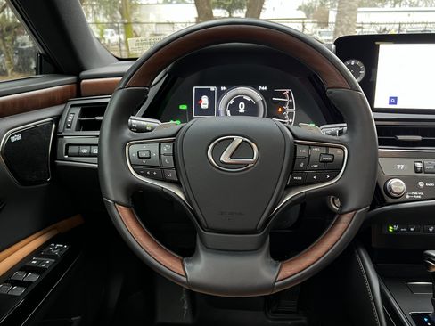 Certified 2024 Lexus ES 300h Ultra Luxury image 34