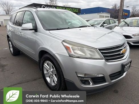 Used 2014 Chevrolet Traverse LT image 3