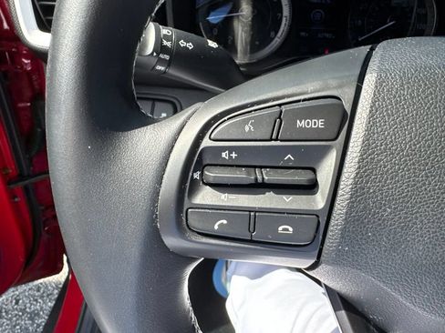 Used 2022 Hyundai Venue Limited FWD image 22
