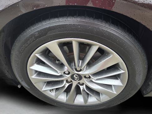 Used 2018 INFINITI Q50 Luxe w/ Essential Package (3.0T Luxe) image 31