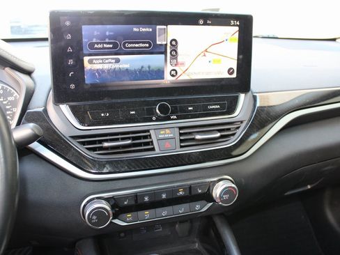 Used 2023 Nissan Altima 2.5 SR w/ SR Premium Package image 7