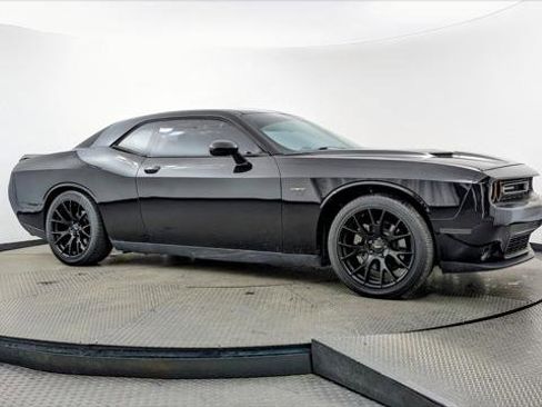 Used 2015 Dodge Challenger R/T Plus image 11