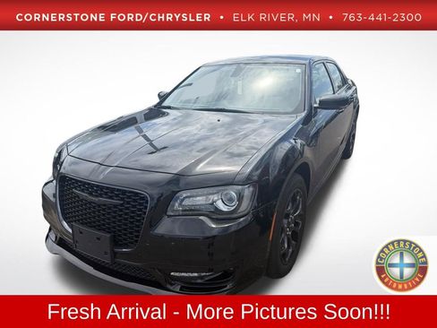 Used 2023 Chrysler 300 Touring L w/ Comfort Group AWD/4WD image 1