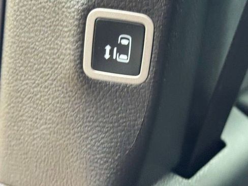 New 2026 Chrysler Pacifica Select AWD/4WD image 33