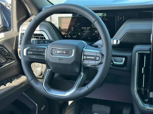 New 2025 GMC Yukon XL Elevation image 9