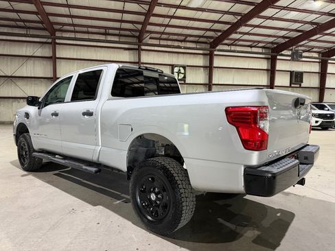 Used 2018 Nissan Titan S RWD image 7