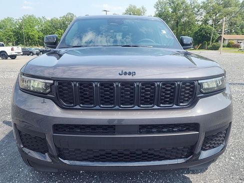 New 2025 Jeep Grand Cherokee L Altitude image 2