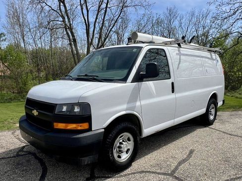 Used 2019 Chevrolet Express 2500 w/ Driver Convenience Package RWD image 2