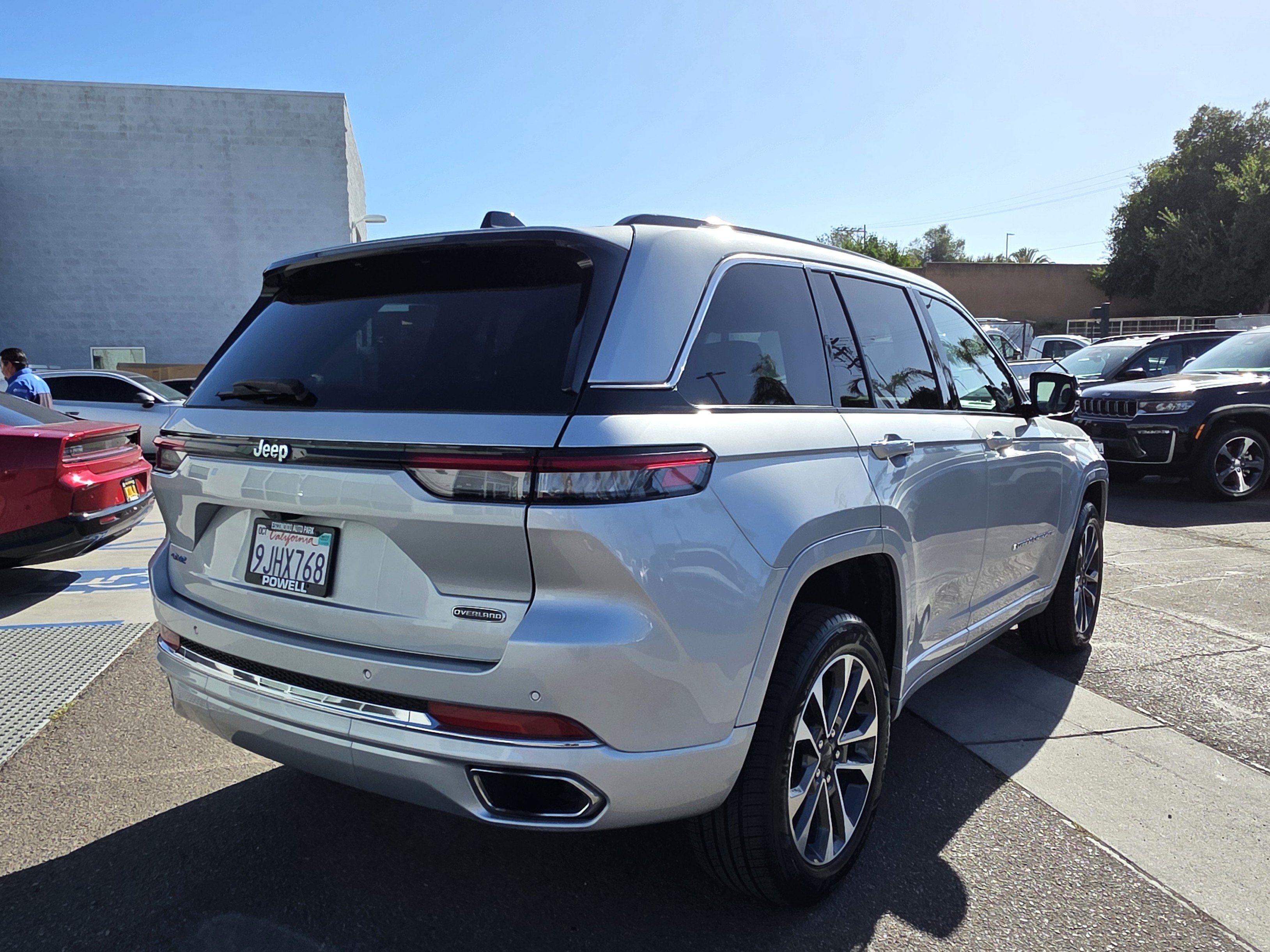 Certified 2023 Jeep Grand Cherokee Overland AWD/4WD image 5
