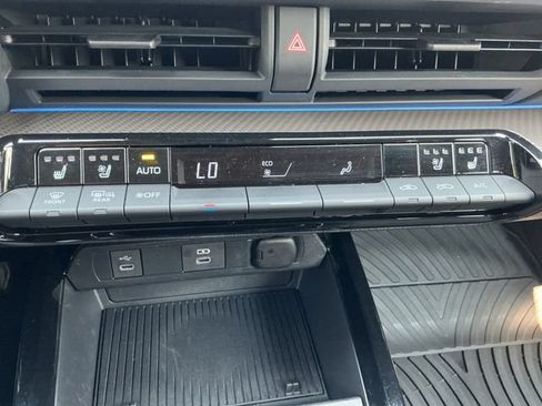 Certified 2024 Toyota Prius Limited w/ Limited Premium Package AWD/4WD image 17