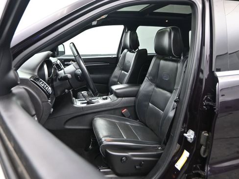 Used 2020 Jeep Grand Cherokee Overland image 27