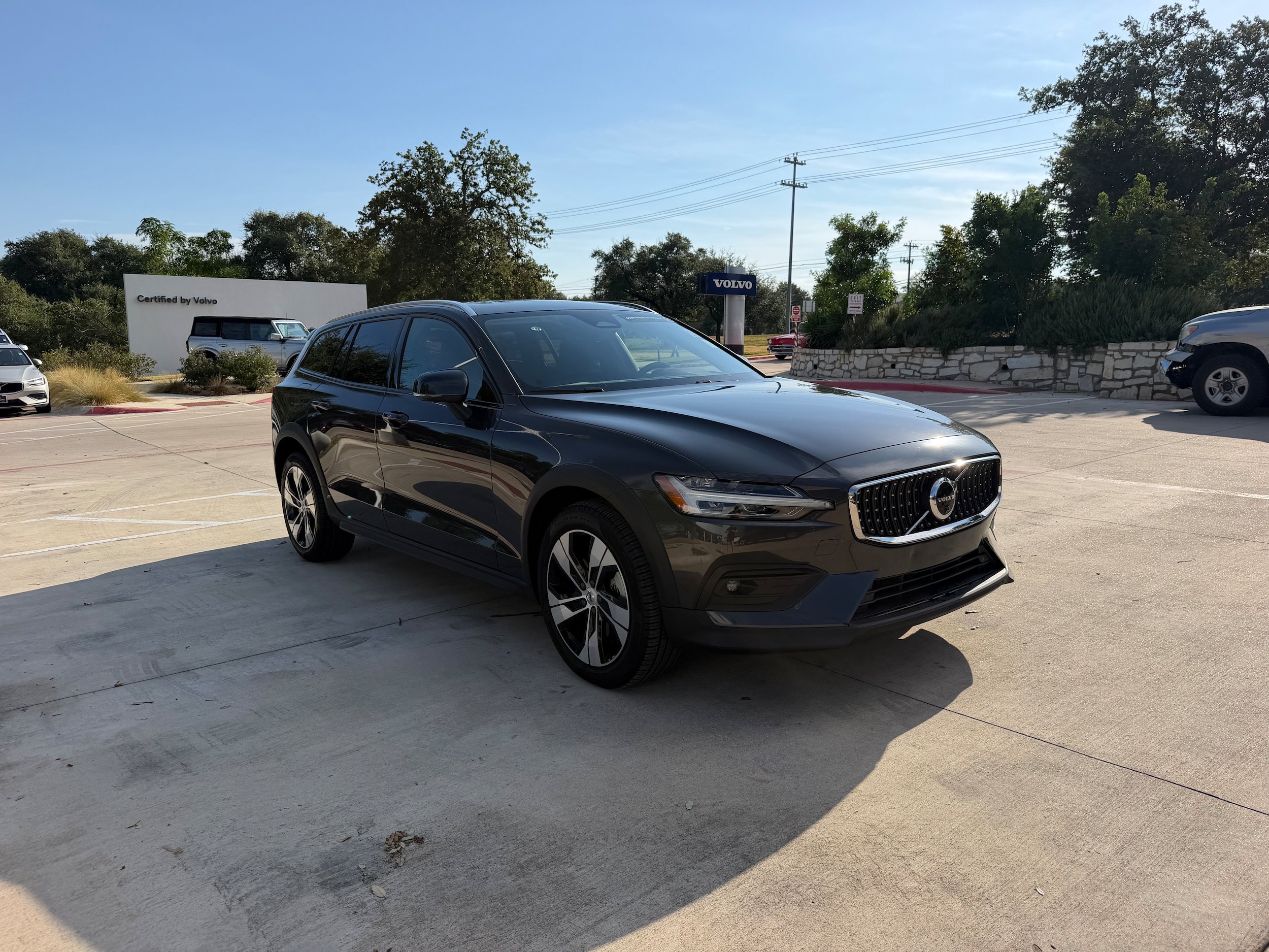 Certified 2025 Volvo V60 B5 Cross Country Plus AWD/4WD image 7