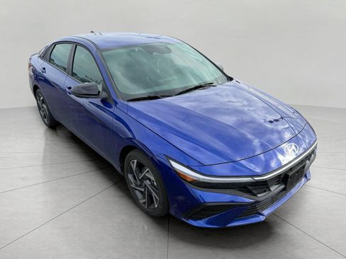 Used 2025 Hyundai Elantra Sport image 6