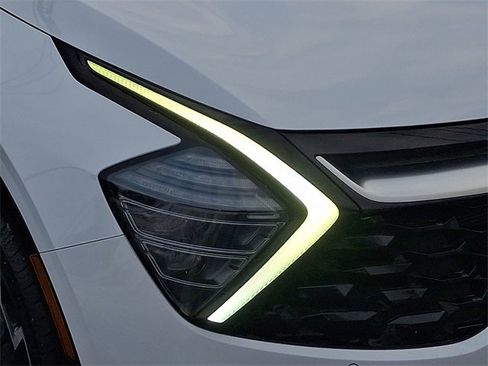 Certified 2024 Kia Sportage SX image 9