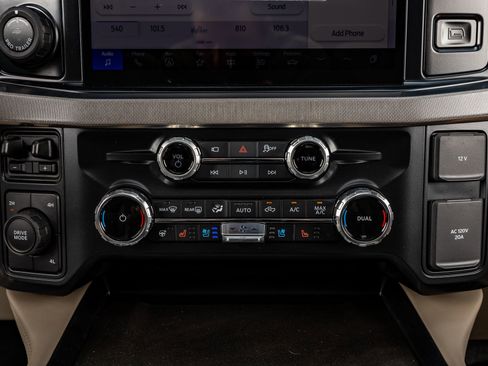 Used 2026 Ford F450 Platinum w/ Platinum Plus Package image 27