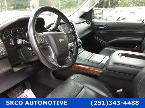 Used 2018 Chevrolet Suburban Premier image 20