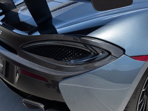 Used 2020 McLaren 620R RWD image 38
