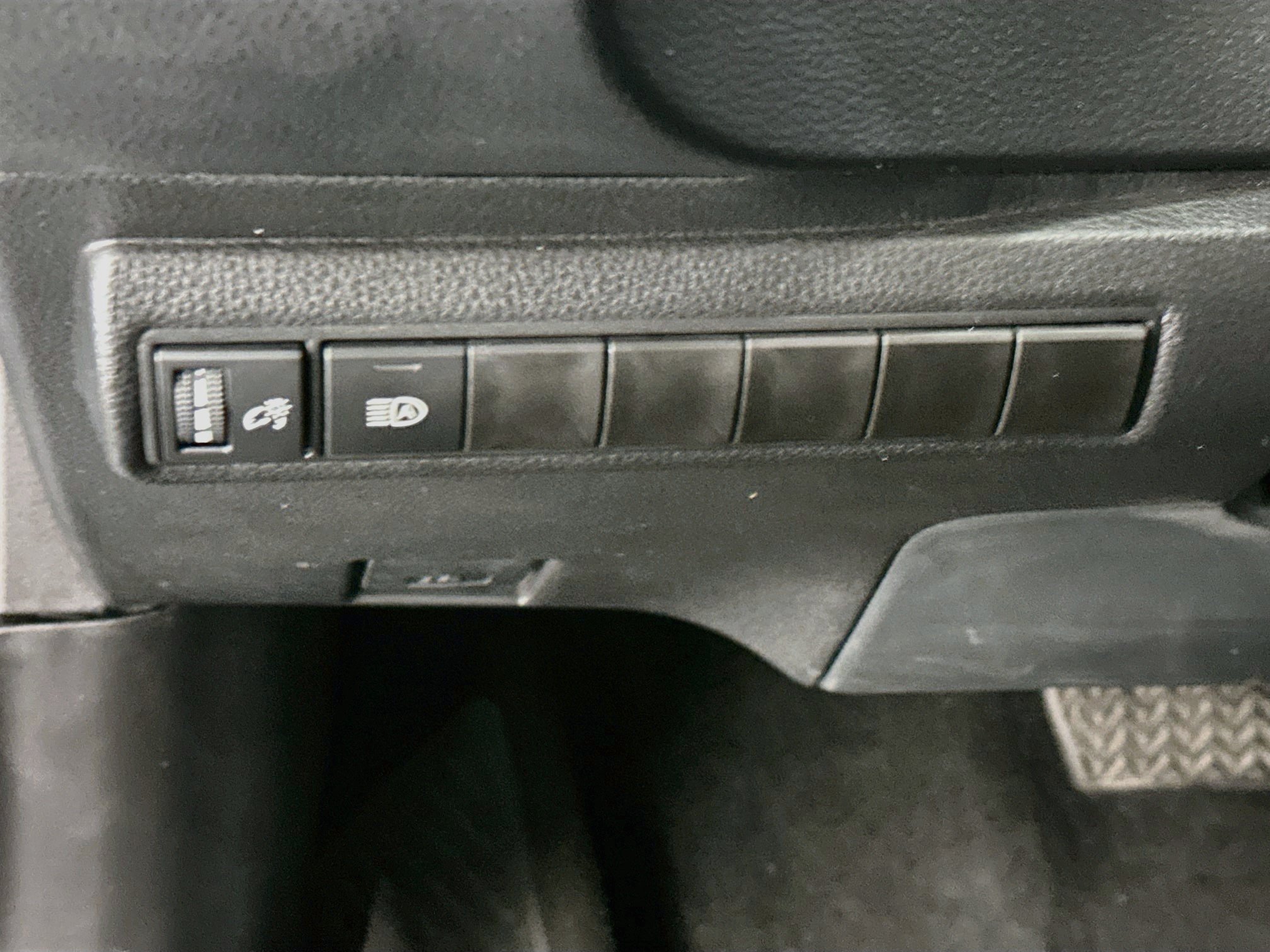 Used 2026 Toyota Corolla LE FWD image 17