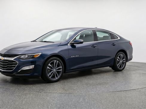 Used 2023 Chevrolet Malibu LT w/ Driver Confidence Package FWD image 3