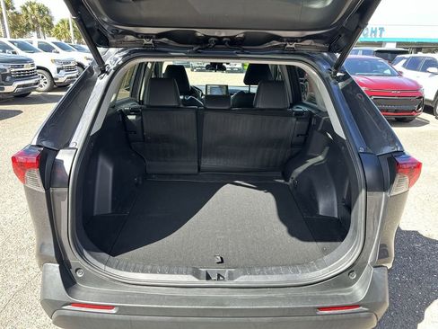 Used 2022 Toyota RAV4 XLE Premium image 33