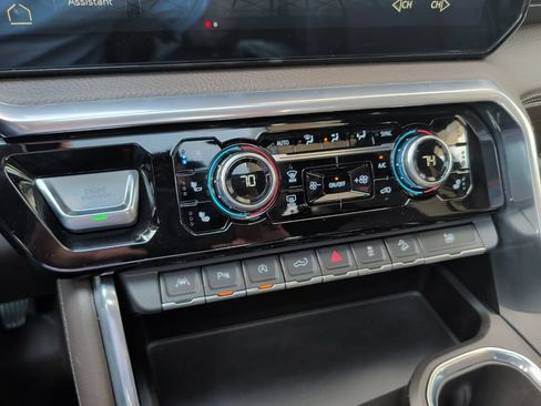 Used 2022 GMC Sierra 1500 Denali AWD/4WD image 23