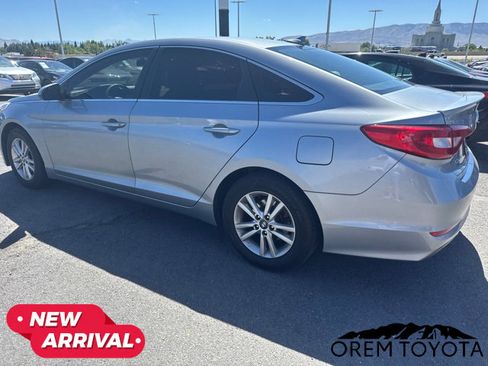 Used 2017 Hyundai Sonata SE FWD image 3