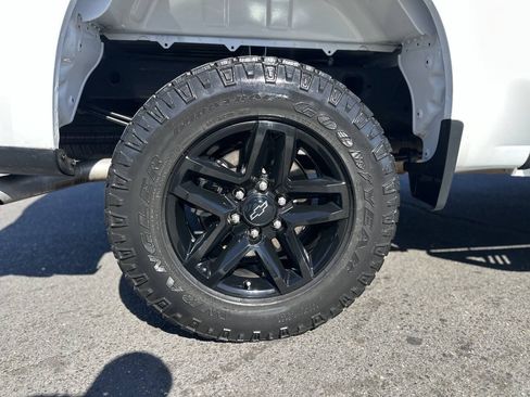 Used 2022 Chevrolet Silverado 1500 Custom Trail Boss AWD/4WD image 7