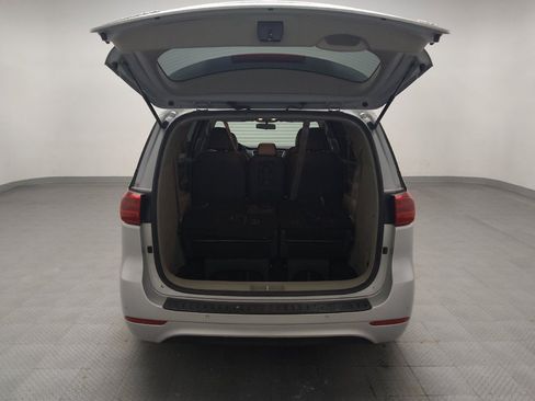 Used 2018 Kia Sedona LX w/ LX Essentials Premium Package FWD image 29