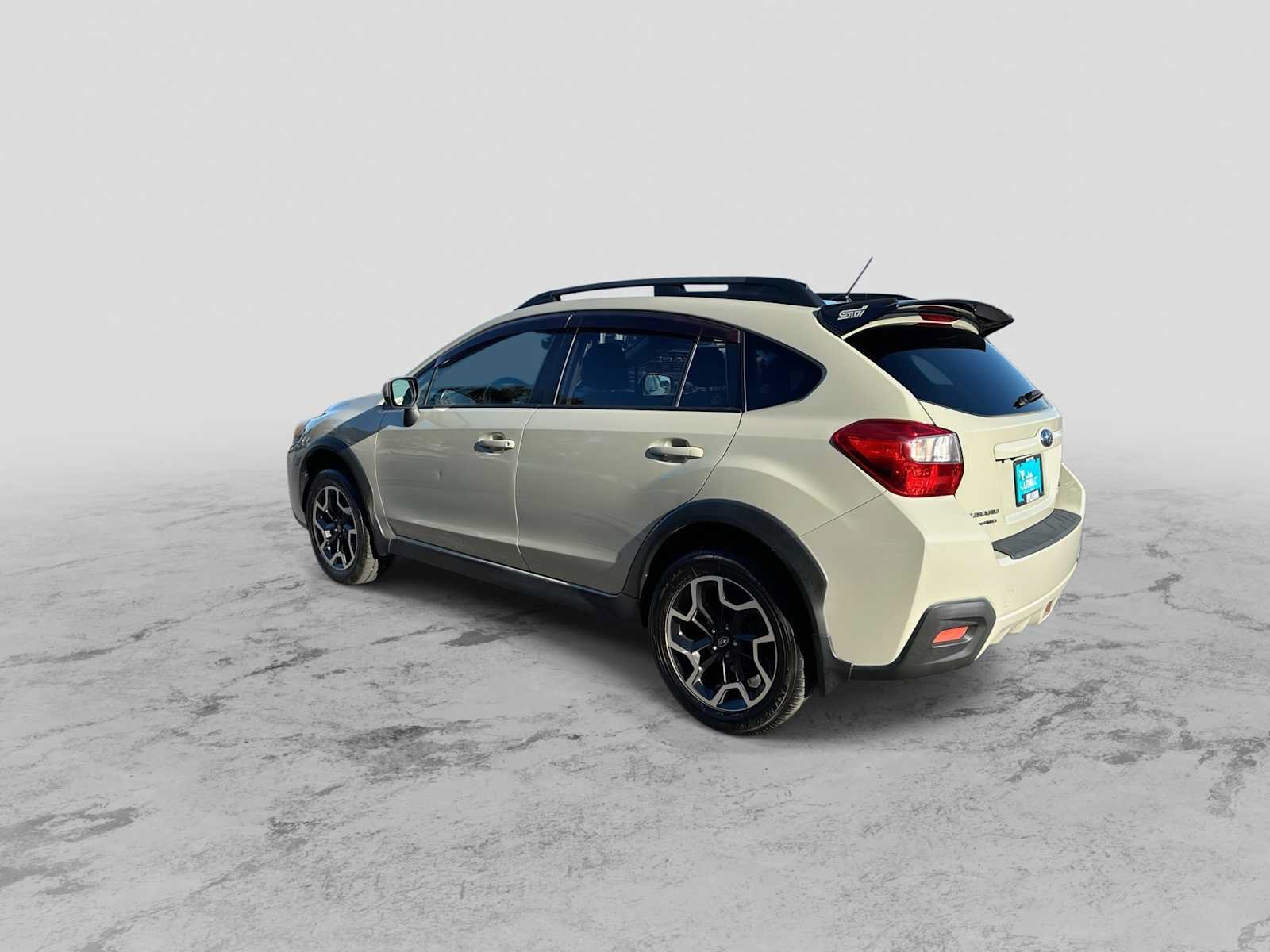 Used 2017 Subaru Crosstrek 2.0i Premium w/ Moonroof Package AWD/4WD image 6