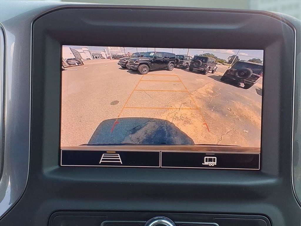 Used 2023 Chevrolet Silverado 1500 Custom AWD/4WD image 5