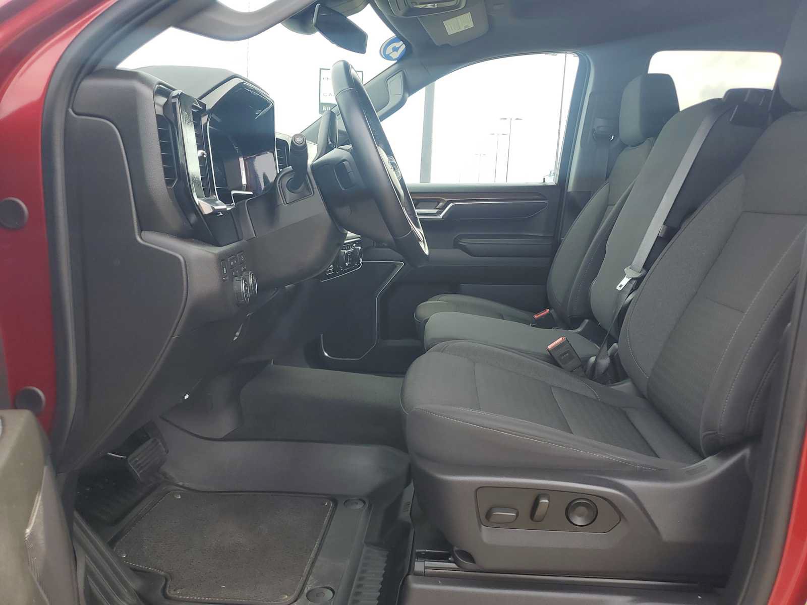 Used 2025 Chevrolet Silverado 1500 RST w/ Dark Appearance Package AWD/4WD image 21