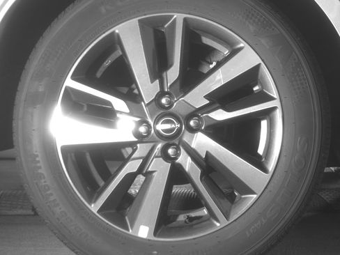 Used 2025 Nissan Versa SV image 15