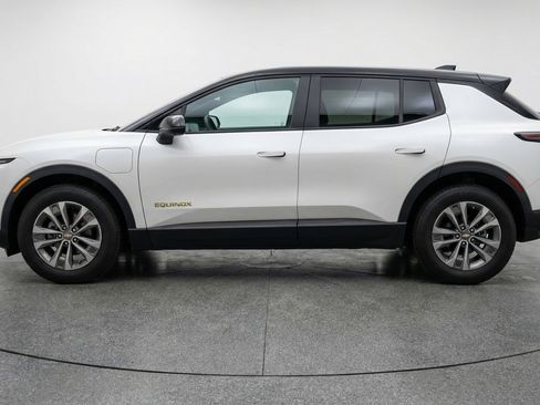 Used 2025 Chevrolet Equinox LT image 5