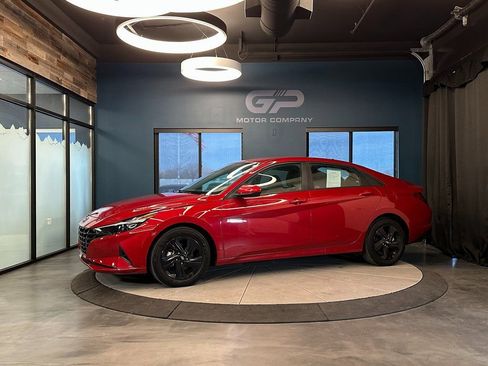 Used 2023 Hyundai Elantra SEL image 7