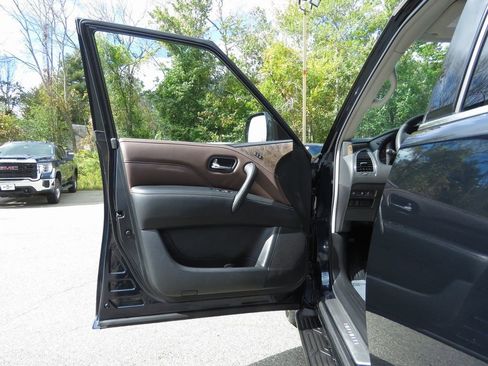 Used 2024 INFINITI QX80 Premium Select w/ Cargo Package image 10