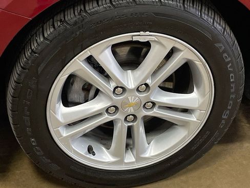 Used 2017 Chevrolet Cruze LT w/ Sun And Sound Package image 32