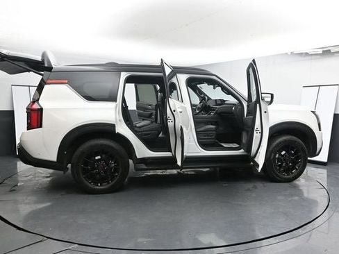 Used 2025 Nissan Armada PRO-4X image 37