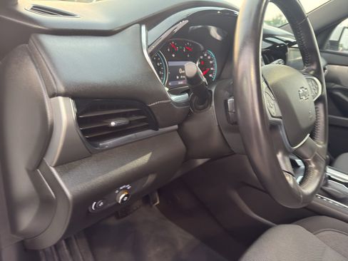 Used 2022 Chevrolet Traverse LT w/ Midnight/Sport Edition AWD/4WD image 15