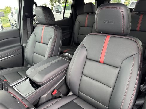New 2026 Chevrolet Traverse RS w/ LPO, Floor Liner Package AWD/4WD image 21