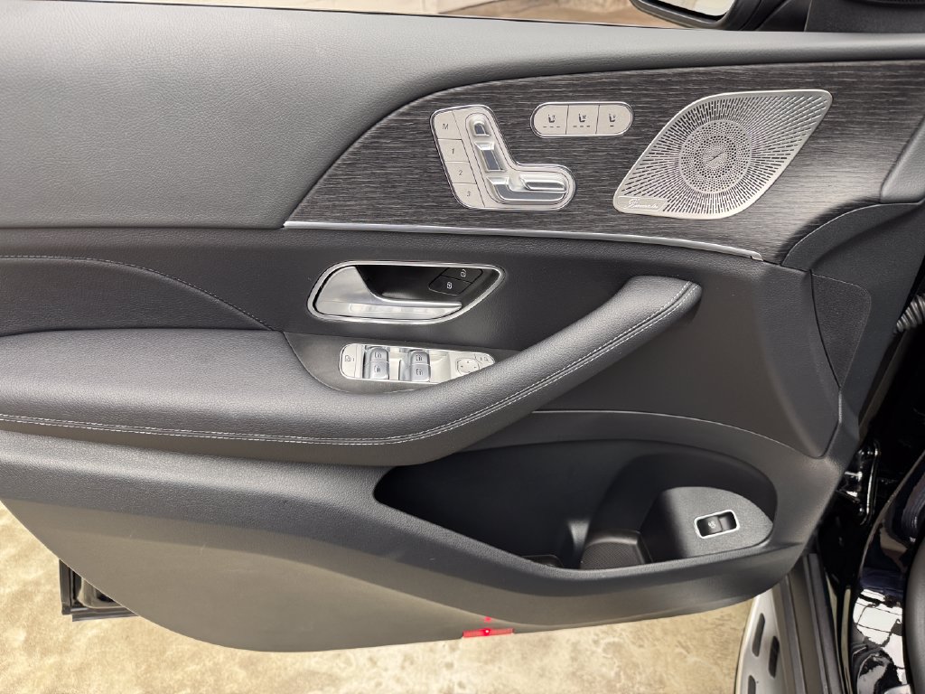 Used 2026 Mercedes-Benz GLS 450 4MATIC image 11