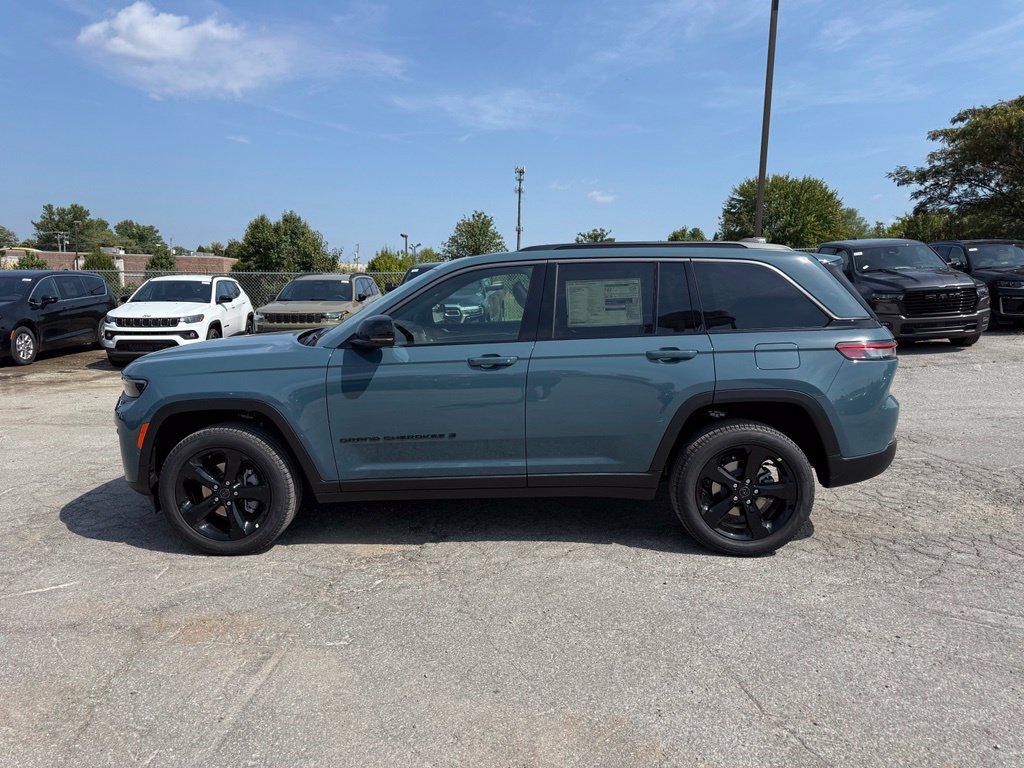 New 2027 Jeep Grand Cherokee Limited AWD/4WD image 9