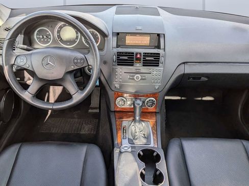 Used 2009 Mercedes-Benz C 300 Sedan image 13