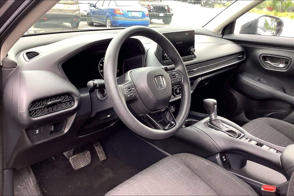 Used 2024 Honda HR-V LX image 17