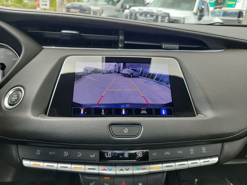 Used 2023 Cadillac XT4 Premium Luxury w/ Enhanced Visibility Package FWD image 10