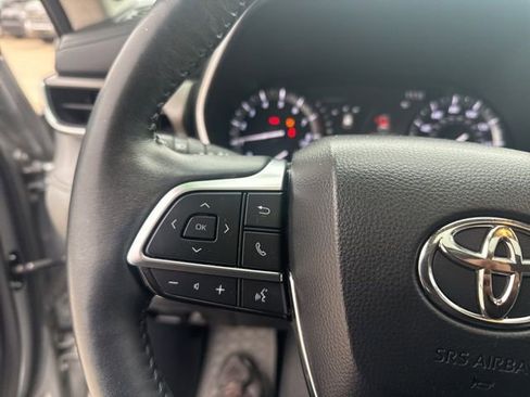 Used 2020 Toyota Highlander Limited FWD image 17