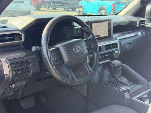 Used 2025 Toyota Tacoma SR5 AWD/4WD image 10