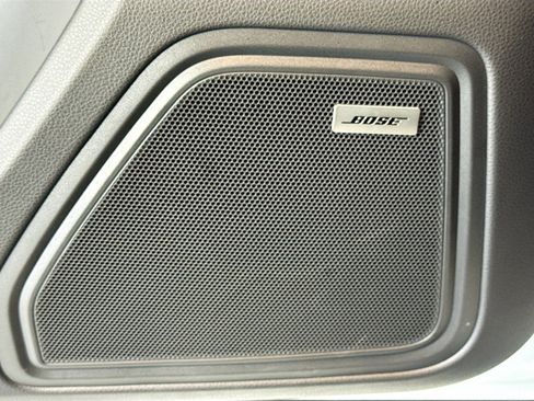 Used 2025 Porsche Macan image 12