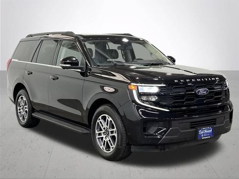 Used 2025 Ford Expedition Active AWD/4WD image 8